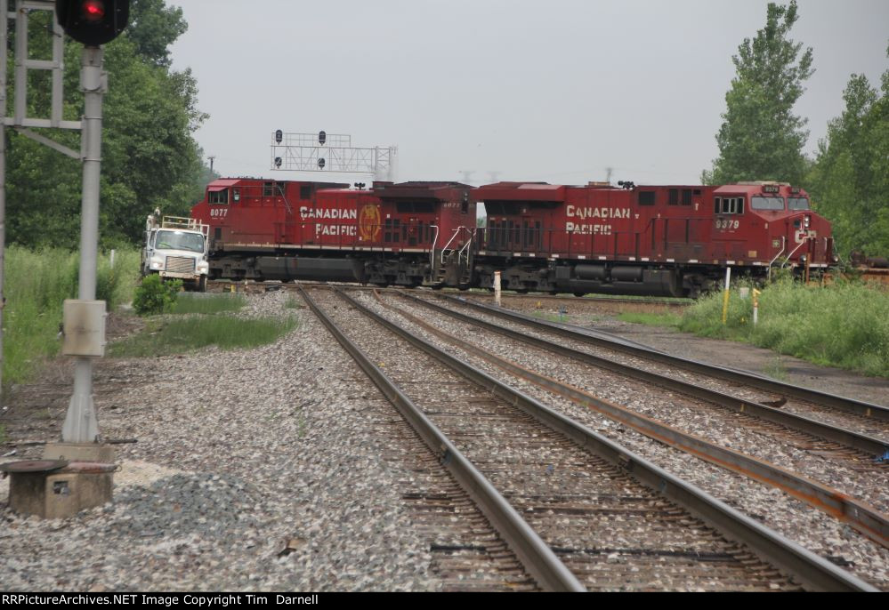 CP 9379 on CSX 1165